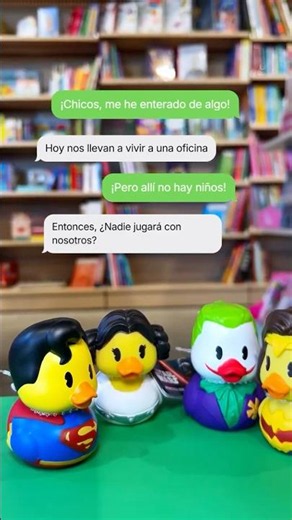 Quién dijo que los juguetes eran solo para niños… claramente no había visto una oficina con patitos.