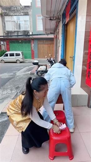 Ruby Tai on Instagram: "laughs 🤣🤣 #rubytai #commdy #fblifestyle"