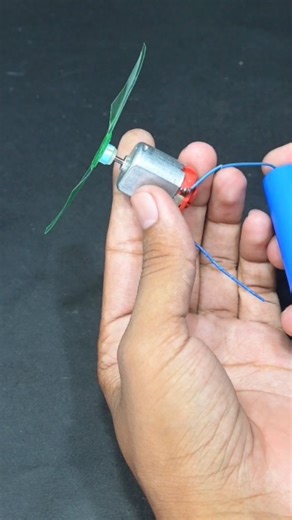 Saurabh Yadav on Instagram: "How to make drone propeller at home #drone #propeller #plasticbottle #diy #reels #instagramreels #saurabhexperiment"