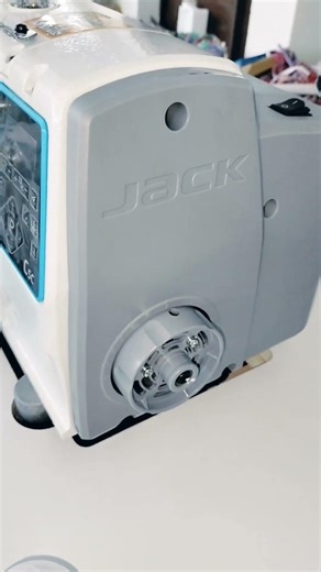 Jack C5 overlock automatic industrial sewing machines demo