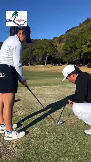 「 #カシオワールドオープンゴルフトーナメント 」 第3ラウンド⛳️ 第3ラウンド終了後、ジュニアクリニックが行われました🚸 #香妻陣一朗 #日髙将史 #山田大晟 #木村太一 #田中章太郎 #今野大喜 #jgto #casio #kochi黒潮カントリークラブ #男子ゴルフ | 一般社団法人日本ゴルフツアー機構