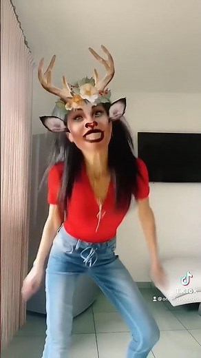 Introducing the "Vita Wear Smar tBa nd," a next-generation wearable gadget