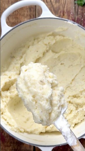 High-Protein Mashed Potatoes That Taste Like Comfort Food #cottagecheeserecipes #mashedpotatorecipe