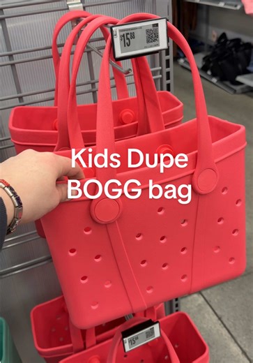 These would be so cute as Easter “baskets”. Perfect for the summer and all their swimming gear! LINK IN BIO #walmart #boggbag #dupes #walmartfind #kids