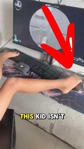 Kid Plays Fighting Game Using Only His Feet! 🦶🎮 Insane Skills! #GamingSkills #shorts
