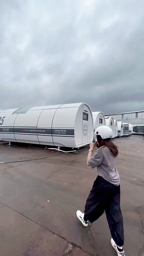 Casas Modulares Vessel:Tecnología en Construcción de Viviendas. El diseño modular de estas casas permite una flexibilidad sin precedentes en la distribución del espacio. Inspirado en la versatilidad de los contenedores marítimos, este enfoque ofrece la posibilidad de ampliar o reconfigurar la vivienda según las necesidades cambiantes de los residentes. La adaptabilidad de las Casas Modulares Vessel las convierte en una opción atractiva para aquellos que buscan una solución a largo plazo. Estas v