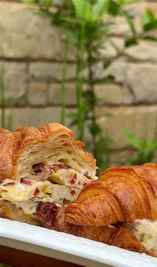 Let’s cook a croissant 🥐 sandwich for breakfast and it was delicious. #foryou #sarahjan772 #easyrecipe #cooking #sandwich