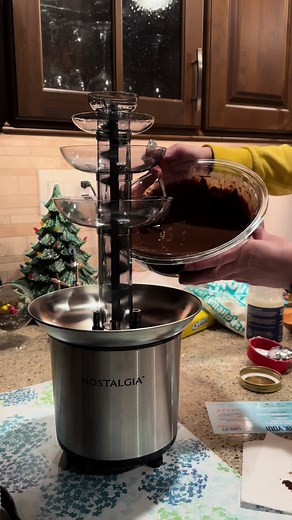 #chocolatefountain #foodfailsfriday #chocolaterecipe #chocolatelover #ohnonononoo #somethingfunny😉😆