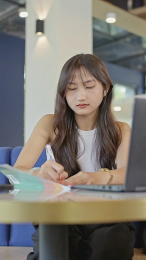 Bachelor of Accounting and Finance at CamEd: Unlock Your Global Potential