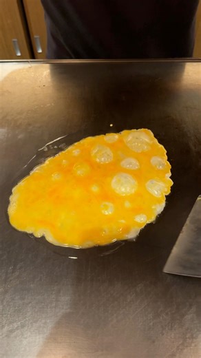 Japan’s Famous Omelette Rice in Osaka | Street Food Recipes