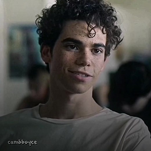 Dove Cameron Pets with Cameron Boyce: Runt Descendants