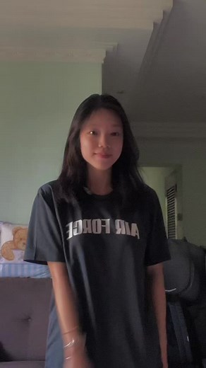 POP 👆🏻🤛🏻👉🏻✋🏻 took me 30mins to get the hand thing right 💀