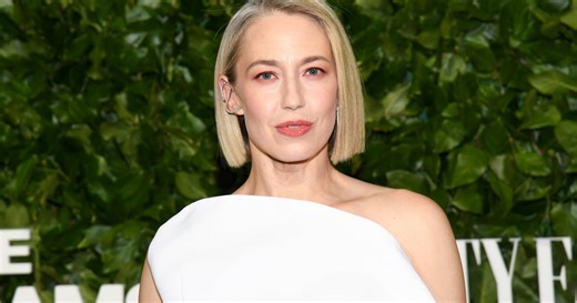 'White Lotus' Star Carrie Coon Explains Why She Gets Offered 'Older' Roles Now