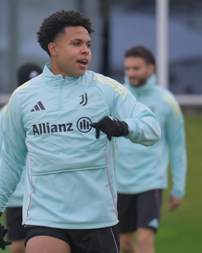 Building towards the big one 👊 Energy high at the JTC as Napoli awaits. | Juventus