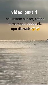 Seorang pelacong terakam sesuatu sosok makluk asing di laut port dickson negeri sembilan...Video Part 2 kat KOMEN📽️👇 | Nora Danish Fans