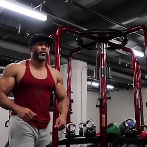 big bulge gym muscle