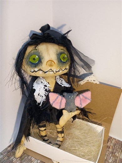 PDF Doll Making Tutorial – Gothic Fabric Doll With Tiny Bat – 100  Photos & 3 Video Lessons – English - German - Etsy UK