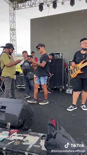 Live Music Performance by Tony Q Rastafara