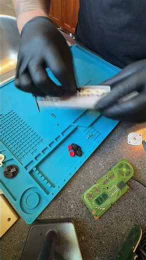 NES controller repair and ☕️ #repair #videogamestore #backinthegameretro #maintenance #gaming