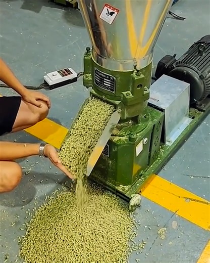 Take a peak behind all the farming machinery! 🌱 | Creative Bee