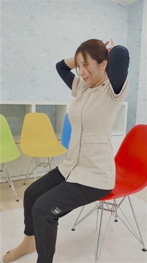 Stretch to refresh your rounded back ① Neck to back stretch #shorts #Hashimoto Orthopedic Clinic ...
