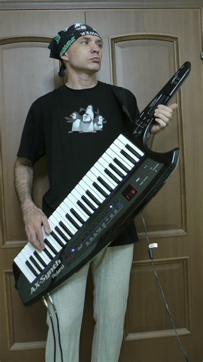 Queen - Made In Heaven cover on keytar. Guitar solo