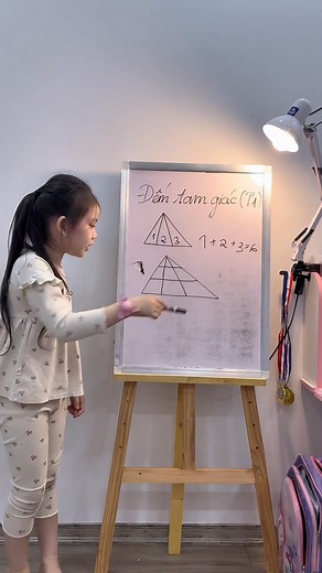 606K views · 2.1K reactions | Học cùng ebe 2019 nào. Cách đếm hình tam giác cơ bản Phần 1. Mẹ con sẽ lên dần từng dạng bài cô chú nhé. #hoclamtoan #donghanhcungcon #EbeCam #MinhAn | Phương Pi | Facebook