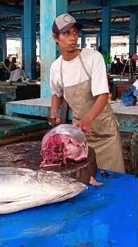 See how the experts cut and slice fresh Tuna the right way as well as a very remarkable technique