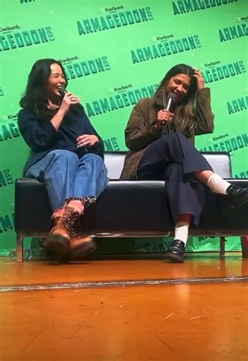 Lisseth and Melissa at Armageddon Expo NZ || question: did u steal anything from the set? || #melissaoneill #armageddon #lissethchavez #niche #therookie @liv🎐 @the.rookie.xox0🎐 @luna🎐 @𝒩ℴ𝒶~(ℳℯ𝓁𝓈 𝓋ℯ𝓇𝓈𝒾ℴ𝓃 )🎐 @𝐌𝐮𝐥𝐭𝐢𝐟𝐚𝐧𝐑𝐨𝐨𝐤𝐢𝐞🎐 @⋆. 𐙚Kelsey🎐🍵 @imke_oneilxx @.ೃ࿔𝙒𝙤𝙥𝙚𝙯𝙯˚⋆𐙚｡🎐 @☆Sophia 🎐☆ @🎐🚔𝐘𝐀𝐌𝐈𝐑𝐀 🎐🚔 @desi_0neil🎐💗 @EllaxO’neil 🎐 @ℰ𝓂𝒾𝓁𝓎’’🎐 @𝒥𝒶𝒹ℯ🎐🚔 @𝒥𝑒𝓃𝒹𝒶🎐 @leah! 🐆 @ninaaa @ʀɪᴏ ᯓ✪🎐 @𝓣𝓱𝓮 𝓻𝓸𝓸𝓴𝓲𝓮 𝓹𝓸𝓸𝓴𝓼 @ꫂ᭪݁