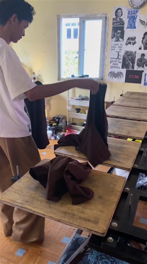 vintage & Street အမှတ် 162, ငွေစံပါတ် လမ်းသွယ် , အောင်သိန္ဒိ ကျောင်း လမ်း , မရမ်းကုန်မြို့နယ် Contact : 09771479954 ,09881958560 Web : @goldenhighform (telegram) 09771479954 (Viber) #viral #viralvideo #foryoupage #fypシ #screenprinting