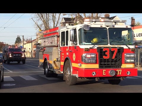 **RARE **Philadelphia Fire Department Engine 37 & GF-3 Responding