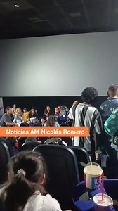 #EstaNoche ASISTEN AL Cinepolis Town Center Nicolás Romero Y UNA FALLA SUSPENDE LA PELÍCULA DE #LiloYStitch: POR LO QUE CINÉFILOS EXIGEN DOS CORTESÍAS GRATIS POR PERSONA Y REEMBOLSO TOTAL DE LA DULCERÍA, ADEMÁS DEL PAGO DEL ESTACIONAMIENTO ¿Es justo lo que pidieron los afectados? Al final, #CINEPOLIS les dió dos cortesías por persona, y tienen un mes para agitarlas el día que ellos quieran. También cuando asistan, con su ticket de lo que compraron en dulceria hoy, se los repondrán al 100%. Y no 