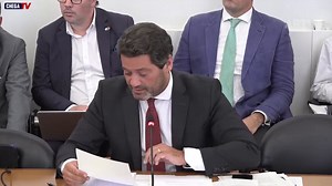 Ventura pede a ex-adjunto de Galamba que entregue o telemóvel de serviço à PJ. #porportugalpelosportugueses #acordaportugal #partidochega #andreventura #grupoparlamentarchega | CHEGA