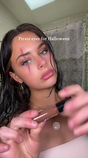 Siren Pirate Eyes Halloween Makeup Tutorial