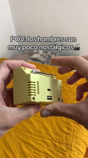 Mini Retro TV: La Nostalgia que Complementa tu Espacio