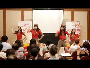 ベトジェットのCAによるダンスパフォーマンス - トラベル Watch