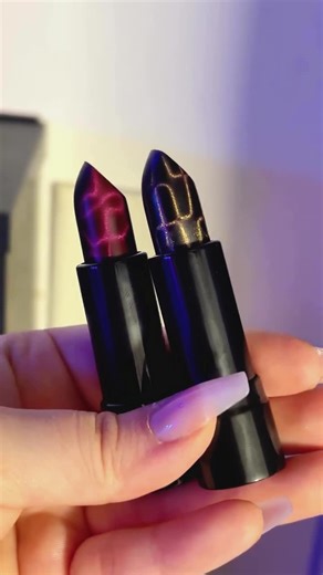 WHAT ARE THESE LIPSTICKS 🤨 sheglam_official :: #makeup #unboxing #sheglam #sheglamcollection #sheglamxharleyquinn #beauty via @onigiri.nana | Onigiri.Nana