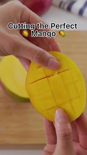 Easy Kitchen Hack: How to Slice and Enjoy Mangoes Like a Pro