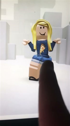 Here’s how to do a emote for your Roblox profile pic