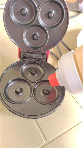 Making homemade mini donuts. Perfect dayon unang try pa! Sila rapud gakaon, 😂😂 | Jeany Rose Arnaiz Joromat