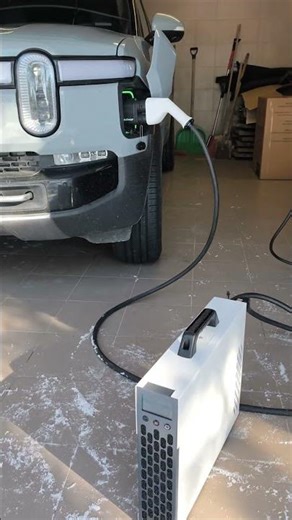 V2G V2H розрядна станція на 22квт для Rivian