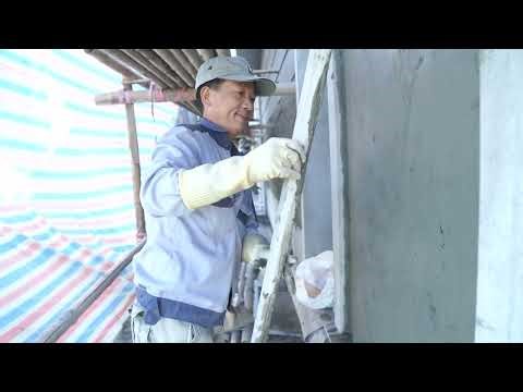 A Close-Up Look at the Builder’s Working Process