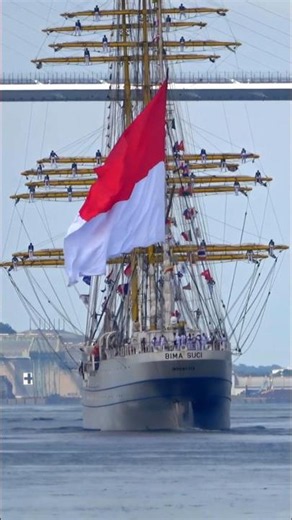⛵良き航海を❢帆船ビマスチ🇮🇩 #海の親善大使 #インドネシア海軍 #帆船ビマスチ #KRC #BimaSuci #帆船 #TallShip #国際親善 #護衛艦ながら #JMSDF #長崎市