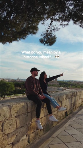 What a surprise of an island in Europe?... 👀🇲🇹 Malta is home to some of Europe's most fascinating historic cities. Walk through the streets of Valletta, and you'll discover a city built by the Knights of St. John, while Mdina, the Silent City, takes you even further back in time with its medieval streets and timeless atmosphere. If you're planning a trip to Malta, don't miss: - Exploring Valletta's historic streets and fortifications. - Watching the sunset from Mdina's ancient walls. - Visiti