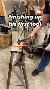 Here a student is finishing up his 1/4” round punch as part of the @abanaorg curriculum. We forge these from 5160 spring steel. After he completes the octagon the end will be rounded then hot filed or rasped to be flat at the tip then heat treated to punch holes in hot steel. 💪🏻 #fireironforge #abana #nationalcurriculum #firsttool #5160 #roundpunch #blacksmith #blacksmithing #forged #handforged #forging #rathdrum #idaho #northidaho #postfalls #cda #athol #sandpoint #bonnersferry #spokane #spok
