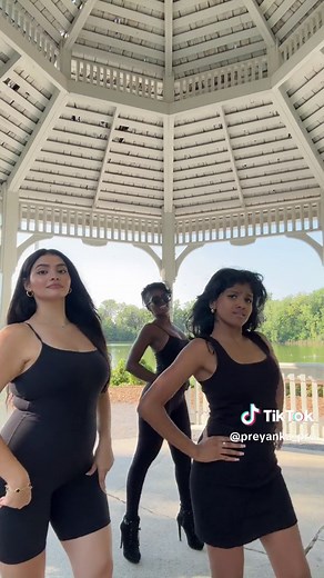 En Chella Peru Apple Dance | Pokkiri Tamil Song