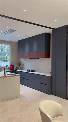 We are not just a showroom—we are a professional one-stop building material source. From the smart electric cabinetry in this video to premium stone surfaces and full interior fit-outs, we manufacture and execute every detail at the factory origin. 🏗️✨ #smartkitchen #kitchenhacks #electriccabinet #yolodeco #buildingmaterials #onestopsolution #factorydirect #kitchendesign #interiordesign #modernhome #homerenovation #customcabinets #chinasupplier #construction