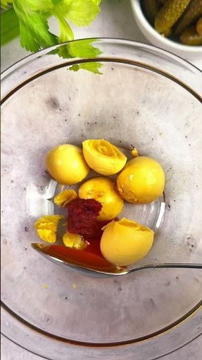 Bloody Mary Deviled Eggs recipe ⬇️#deviledeggs #recipe #easter #easterfood #appetizer #healthyfood