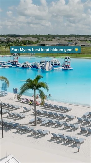 Looking for a spot to relax and play in the sunshine? Brightwater Lagoon is a fun way to spend the day in North Fort Myers! 💦 | Visit Fort Myers