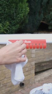 Now the kids are back at school you might be facing that dreaded laundry mountain 🤯 The Vileda Infinity Flex Airer is perfect for tackling those larger loads of washing - extending up to 2 metres long! With plenty of room for those last minute PE kits 😉 Get 20% off yours with our exclusive promo only available till 29/09! #backtoschool #laundrytips | Vileda UK